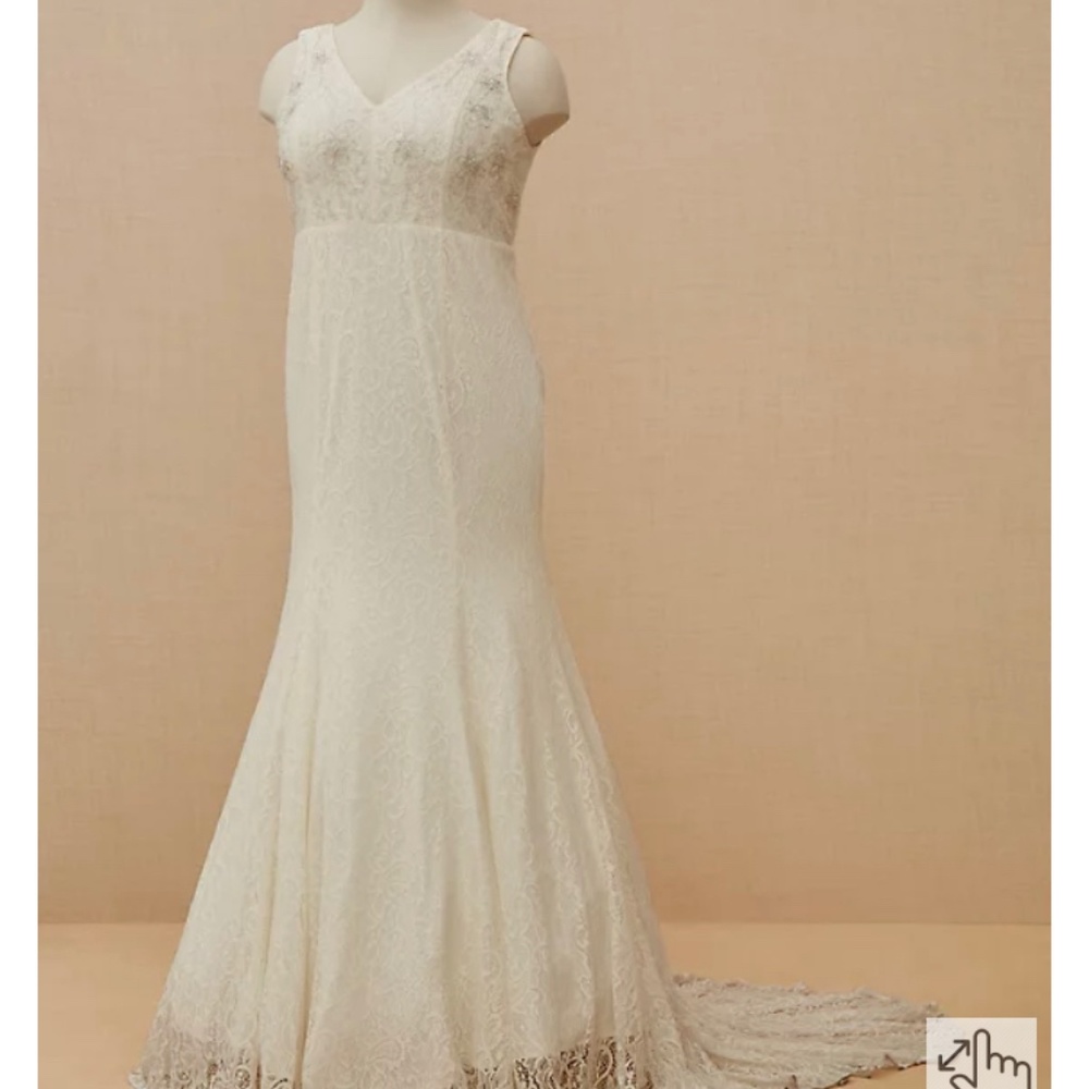 22 IVORY LACE BEADED SLEEVELESS MERMAID WEDDING DRESS